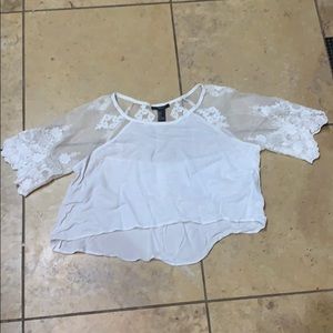 Cute whit forever 21 shirt